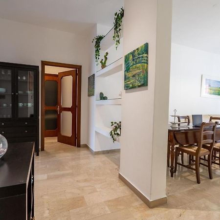 Universita & Stazione Airy Apartment With Parking Bari Eksteriør bilde