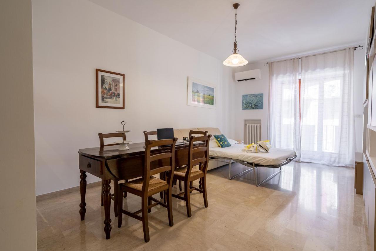 Universita & Stazione Airy Apartment With Parking Bari Eksteriør bilde