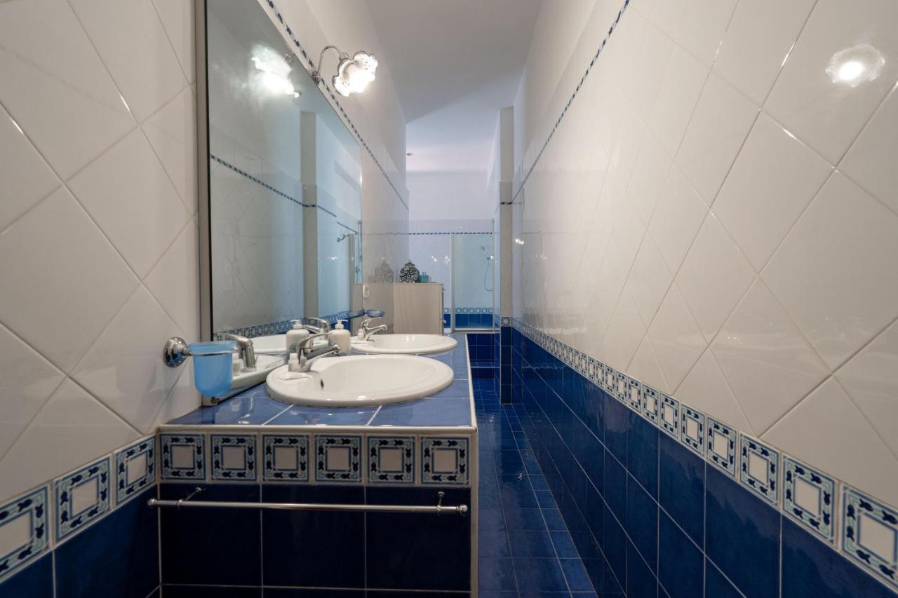 Universita & Stazione Airy Apartment With Parking Bari Eksteriør bilde