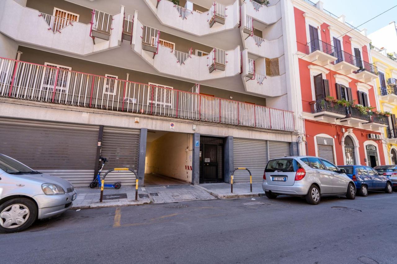 Universita & Stazione Airy Apartment With Parking Bari Eksteriør bilde