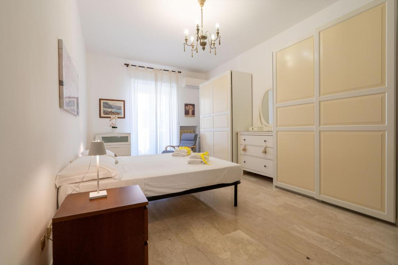 Universita & Stazione Airy Apartment With Parking Bari Eksteriør bilde