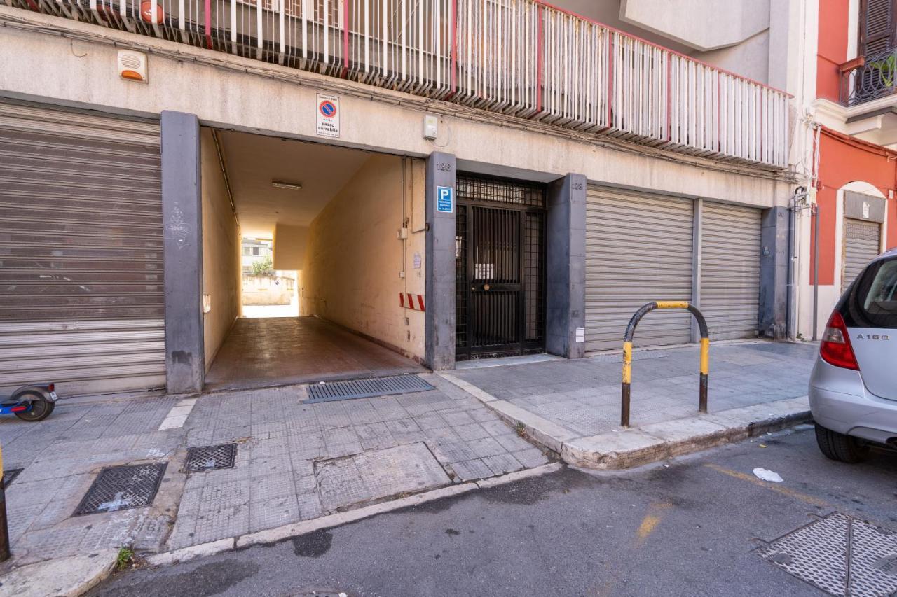 Universita & Stazione Airy Apartment With Parking Bari Eksteriør bilde
