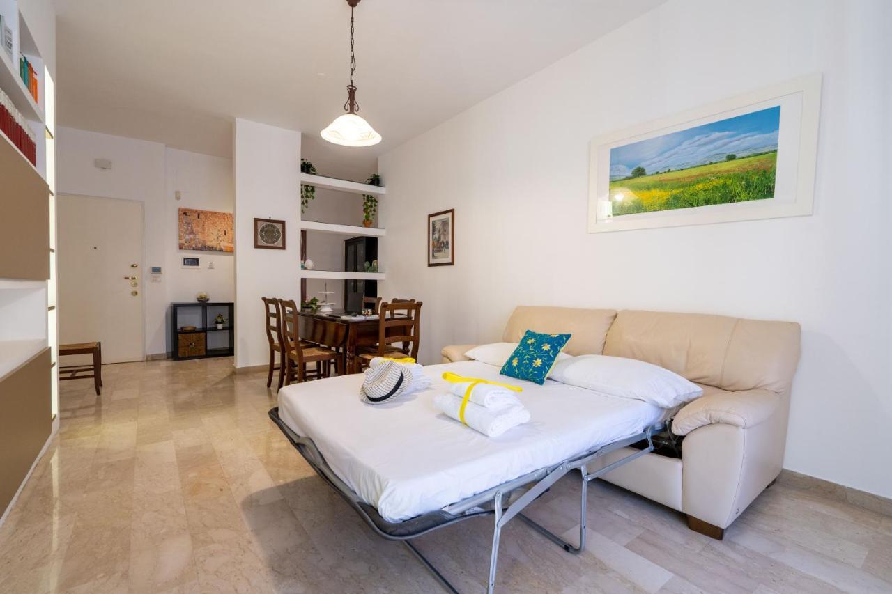 Universita & Stazione Airy Apartment With Parking Bari Eksteriør bilde