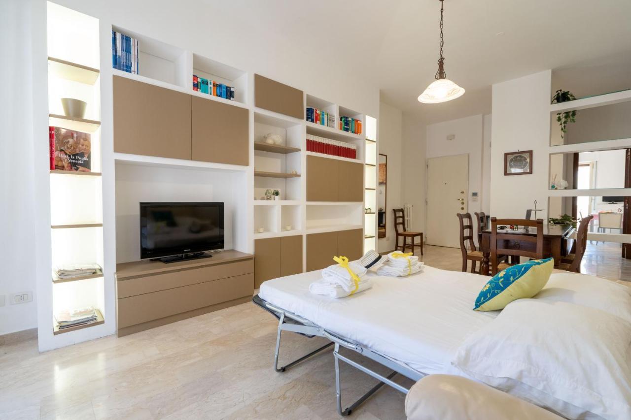 Universita & Stazione Airy Apartment With Parking Bari Eksteriør bilde